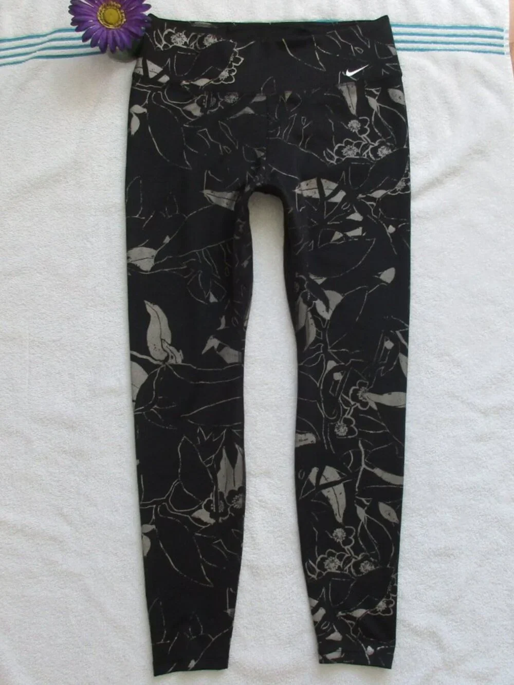NIKE DRI Fit Leggings Size Large Black Floral Print